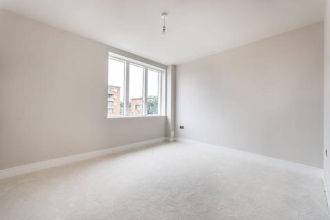2 bedroom flat to rent, Walworth Road, Elephant and Castle, London, SE17