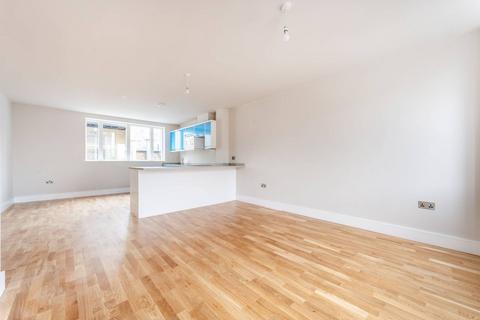 2 bedroom flat to rent, Walworth Road, Elephant and Castle, London, SE17
