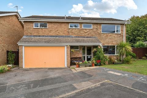 4 bedroom detached house for sale, Honeysuckle Close, Basingstoke Rg22 5RH