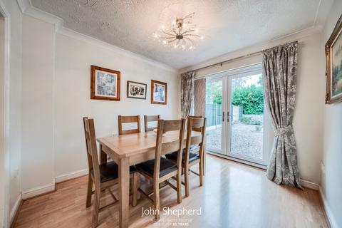 4 Badbury Gardens, Studley, B80 7RY