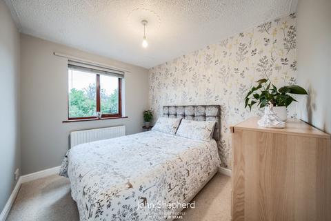 4 Badbury Gardens, Studley, B80 7RY