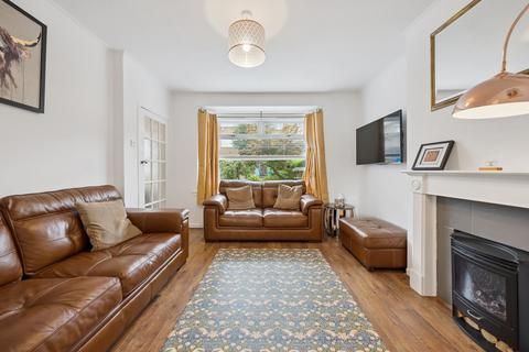 9 Moray Drive, Clarkston, Glasgow, G76 8NW