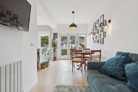 9 Moray Drive, Clarkston, Glasgow, G76 8NW