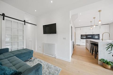 9 Moray Drive, Clarkston, Glasgow, G76 8NW