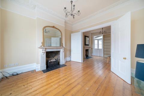 4 bedroom terraced house to rent, Ethelden Road, London W12