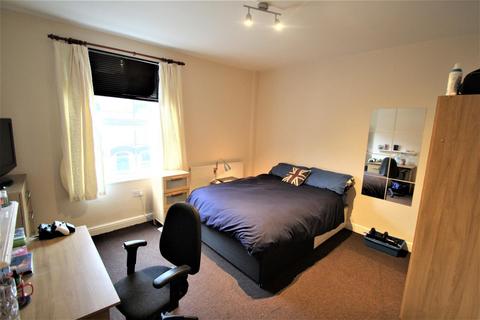 6 bedroom terraced house to rent, Granby Grove, Headingley, Leeds, LS6 3BE