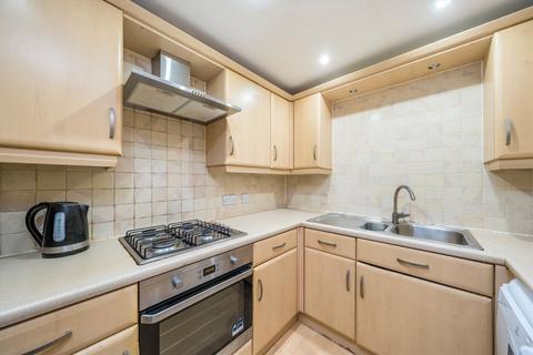 2 bedroom flat for sale, North Road, London SW19