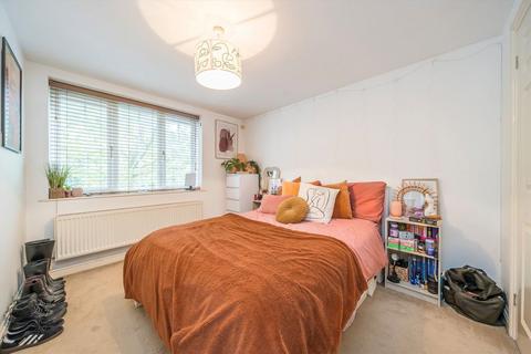 2 bedroom flat for sale, North Road, London SW19