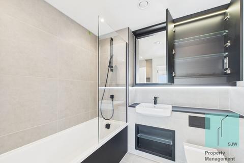 3 bedroom apartment to rent, Eddington Avenue, Cambridge CB3