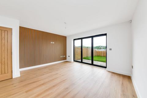 3 bedroom semi-detached house for sale, 3 Woodland Court, Holmfirth, HD9