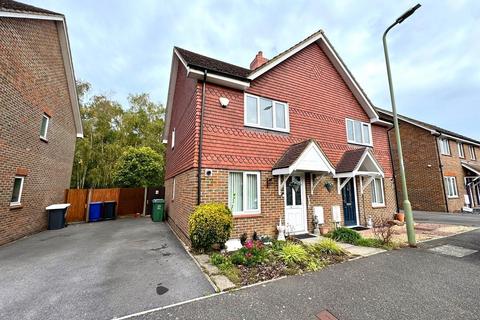 Laverstoke Close, Fleet GU51