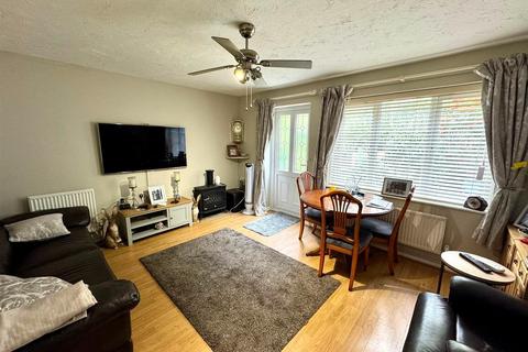 2 bedroom semi-detached house for sale, Laverstoke Close, Fleet GU51