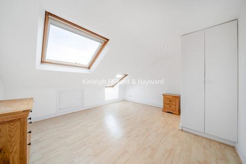 2 bedroom flat to rent, Ivy Crescent, London, W4