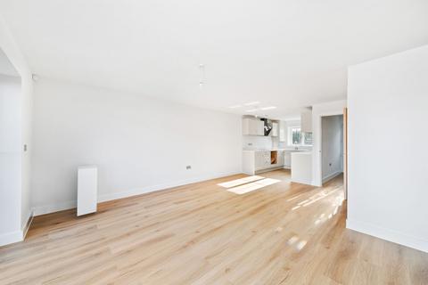 3 bedroom semi-detached house for sale, 5 Woodland Court, Holmfirth, HD9