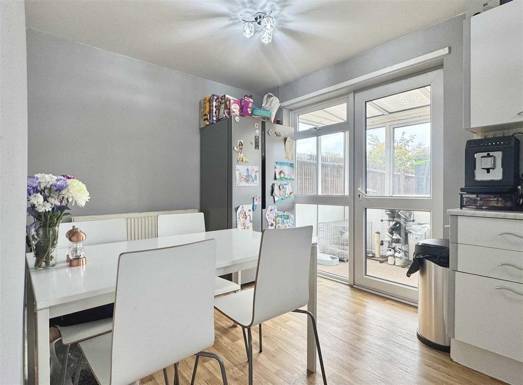 Dining Area.jpg