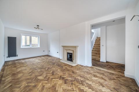 undefined, Spinney Hill, Addlestone, KT15