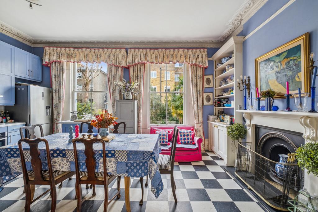 Kitchen/Dining Area