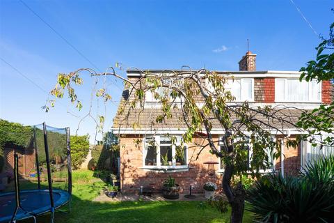 5 bedroom semi-detached bungalow for sale, Seymour Road, Keyingham