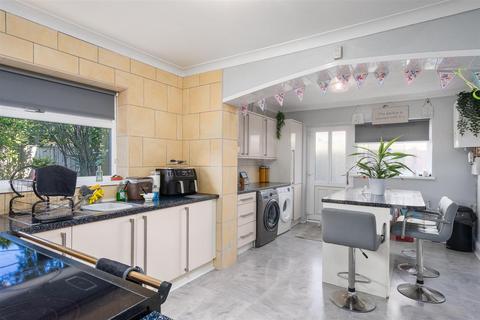 5 bedroom semi-detached bungalow for sale, Seymour Road, Keyingham