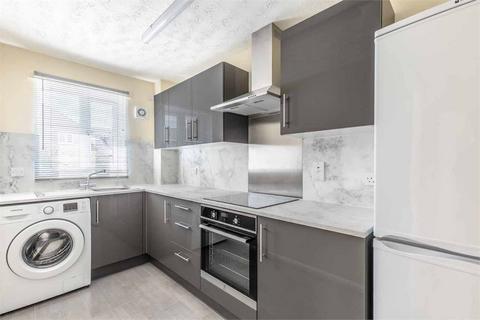 2 bedroom apartment to rent, Maplin Park, Langley SL3