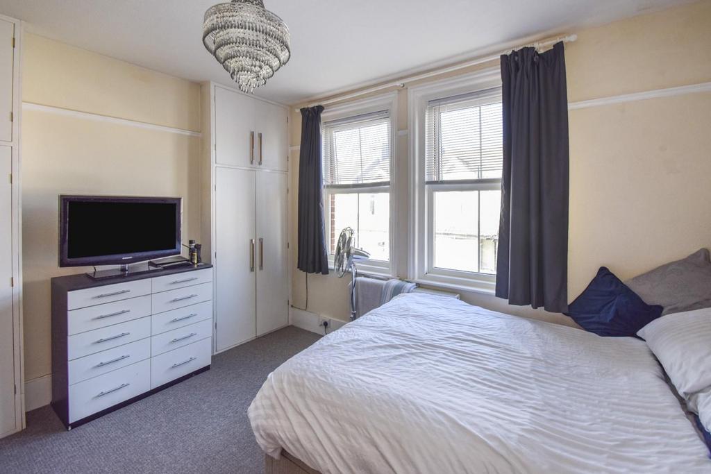 237052 20250930011104.jpg