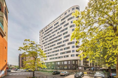 2 bedroom flat for sale, Tyssen Street, London E8