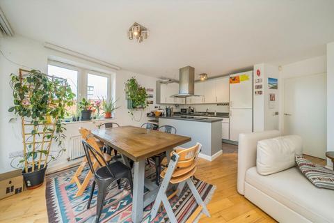 2 bedroom flat for sale, Tyssen Street, London E8