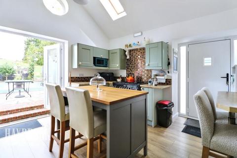 3 bedroom bungalow for sale, Warren Lane, Chapeltown