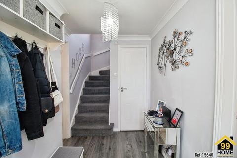 undefined, Laburnum Way, Rayleigh, Essex, SS6