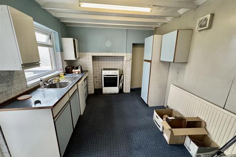 2 bedroom end of terrace house for sale, Cwmamman Road, Garnant, Ammanford