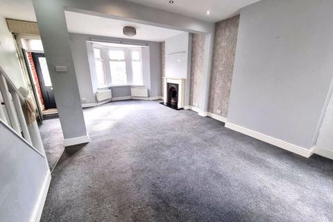 3 bedroom semi-detached house to rent, The Crescent, Machen CF83