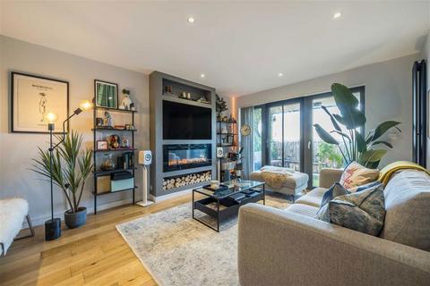 Cowley Road, London SW9