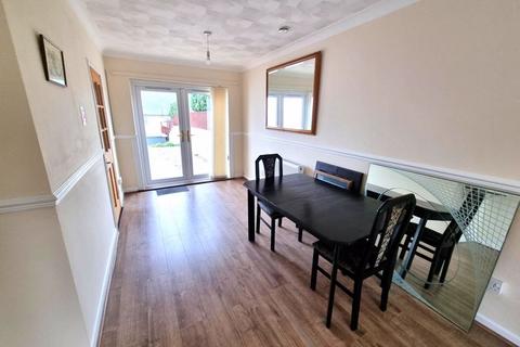 undefined, Forest Avenue, Hengoed CF82