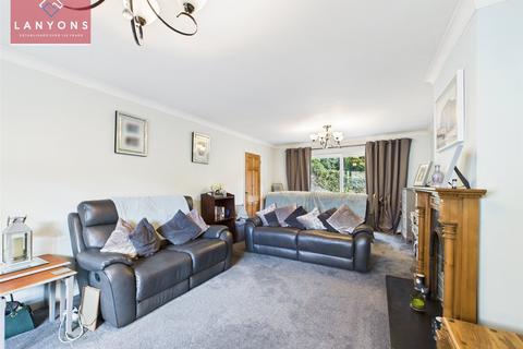 undefined, Swan Terrace, Tonypandy, Rhondda Cynon Taf, CF40