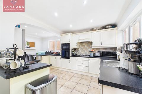 undefined, Swan Terrace, Tonypandy, Rhondda Cynon Taf, CF40