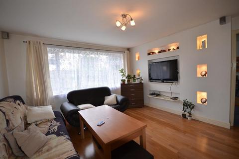 2 bedroom flat to rent, Kinian Court, 88 Scarle Road, Wembley, HA0 4SP