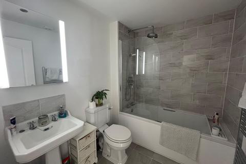 18 Norris Road, Hilperton, Trowbridge, BA14 7UB