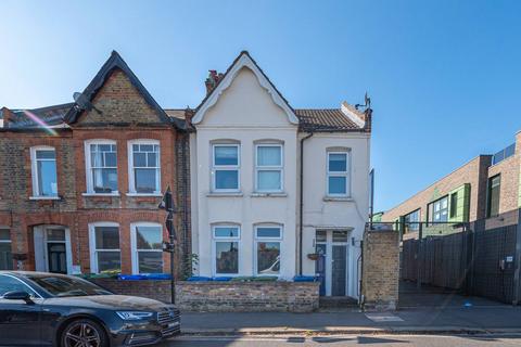 2 bedroom flat for sale, Inverton Road, Nunhead, London, SE15