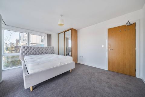 3 bedroom flat to rent, Olympian Way, North Greenwich, London, SE10