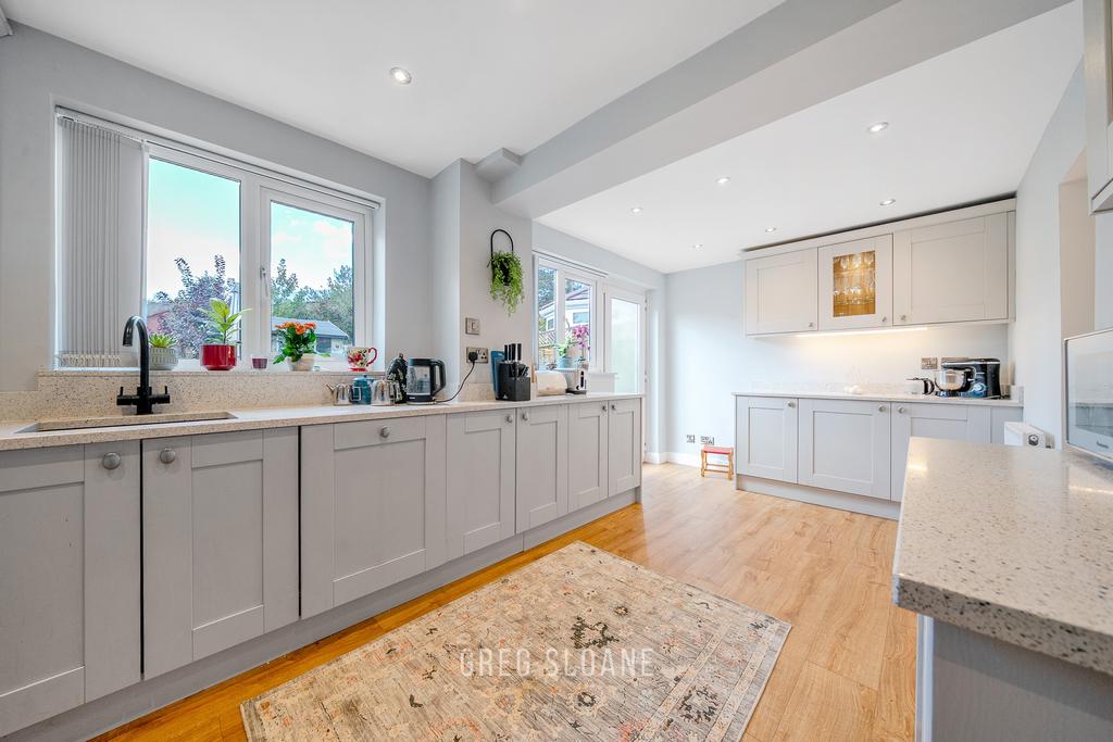 1359930-12-68d976c87f1c0