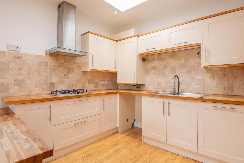 Kitchen / Lounge