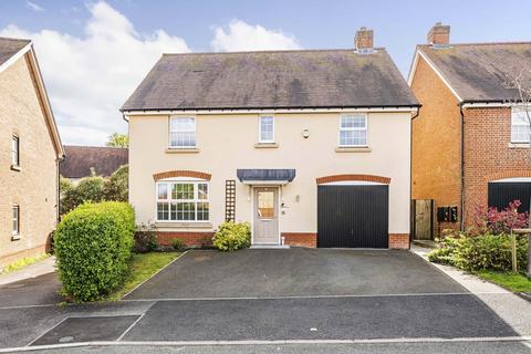 4 bedroom detached house for sale, Leachman Way, Petersfield, GU31