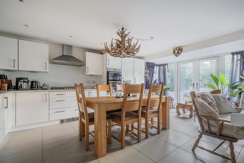 4 bedroom detached house for sale, Leachman Way, Petersfield, GU31