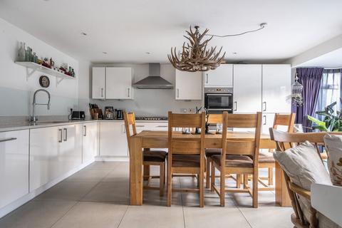 4 bedroom detached house for sale, Leachman Way, Petersfield, GU31