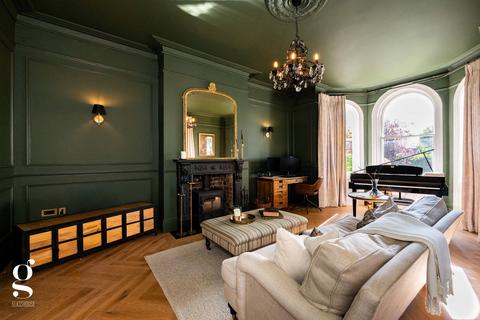 4 bedroom detached house for sale, Vineyard Road, Hampton Park, Hereford