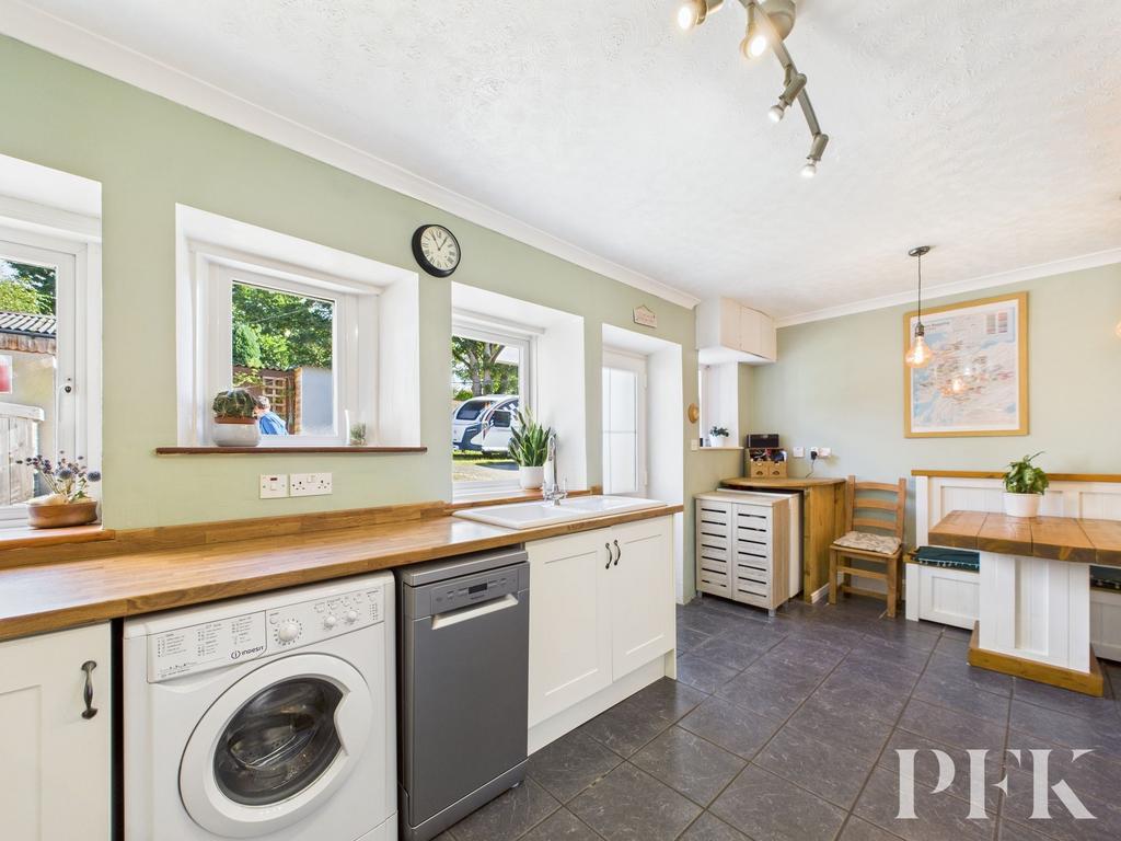 Kitchen / Dining