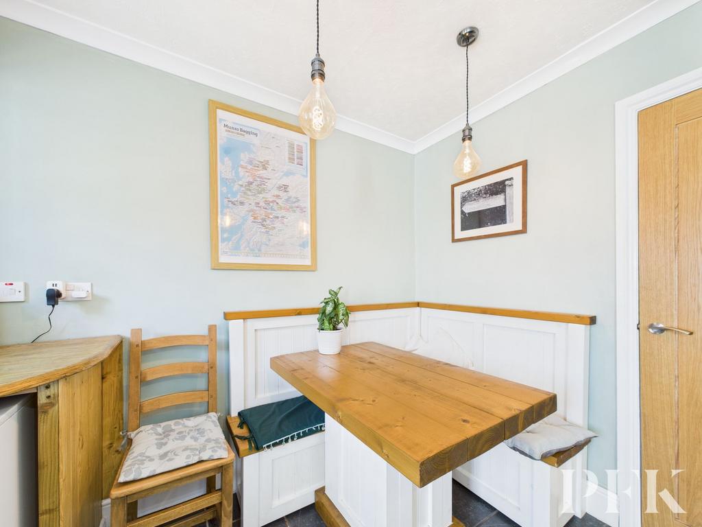 Kitchen / Dining