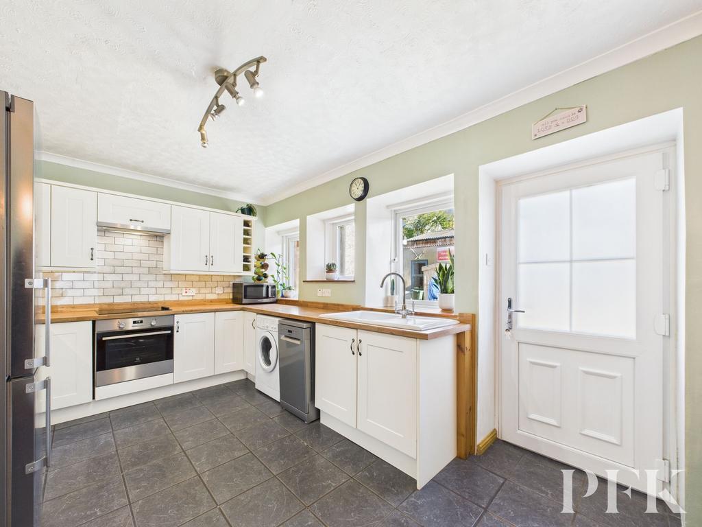 Kitchen / Dining