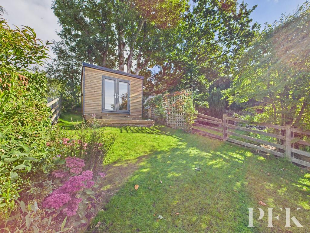 Rear Garden / Garden Room