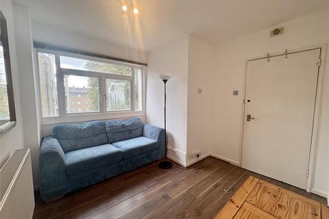 3 bedroom apartment to rent, Hayward Court, London SW4